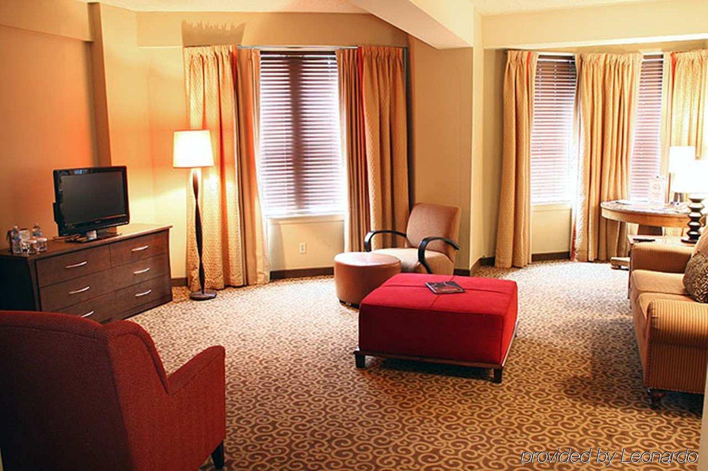 Doubletree By Hilton Memphis Downtown Hotel Exterior photo