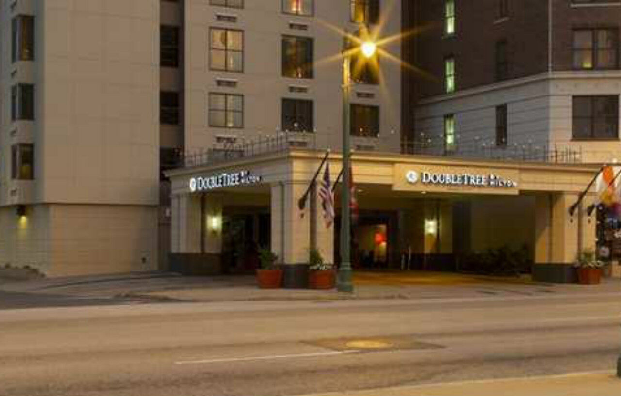 Doubletree By Hilton Memphis Downtown Hotel Exterior photo